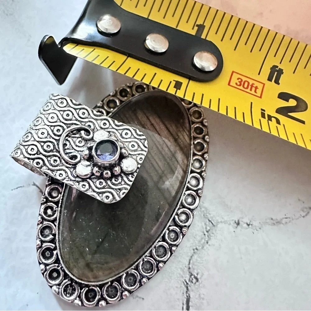 Handcrafted Artisan Jewelry Labradorite Pendant Accent Art to Wear 3331